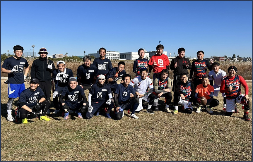 大学アメフト部のOBチームでフラッグフットボールの練習